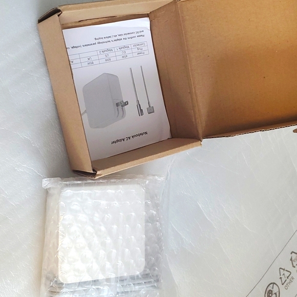 GENERIC AC Replacement Macbook Pro charger/adapter - Picture 9 of 11